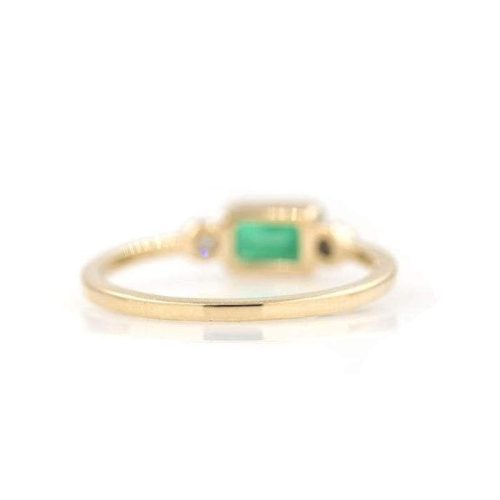 Emerald lexie ring back 92101.1512584392.1280.1280 90b5b27a 50f8 4c31 96f4 c65d39b25b35